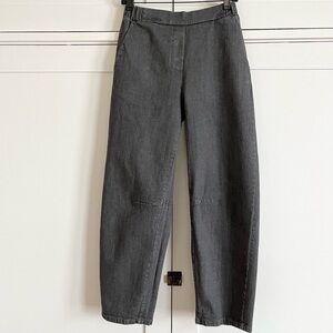 Women's Straight Leg Jeans — Charcoal Gray